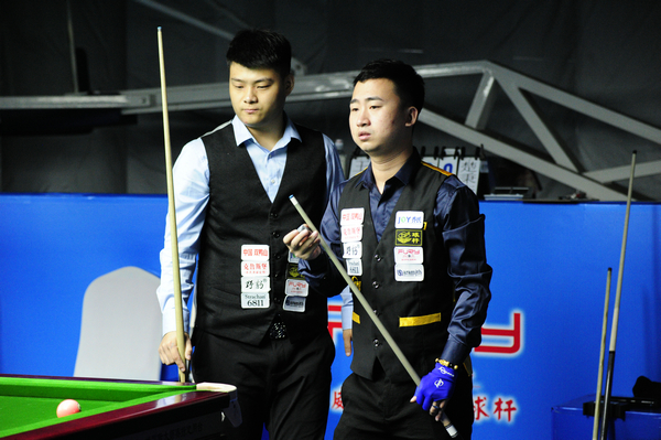 的前场球员 的前场球员