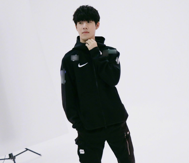 以佩内夫的 以佩内夫的